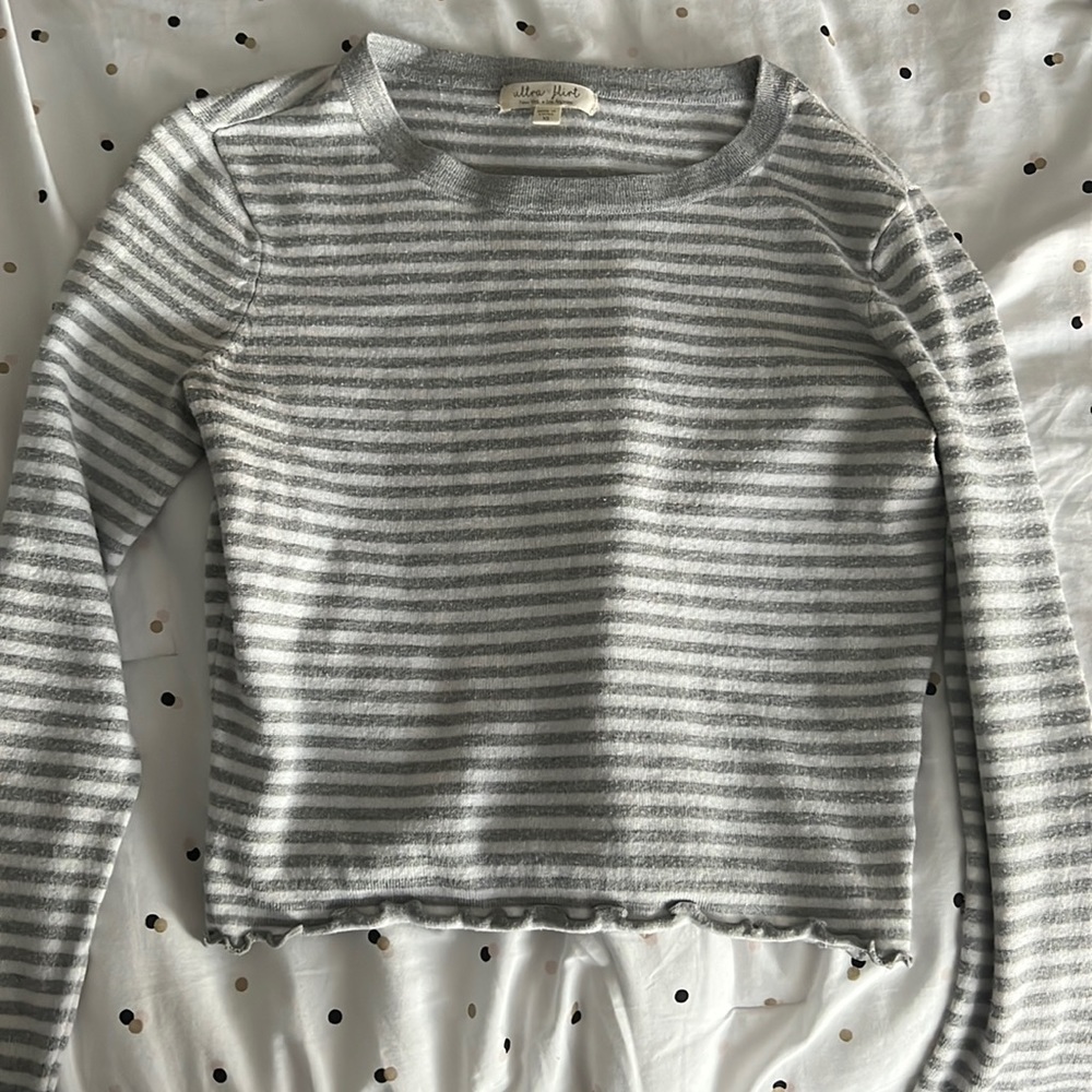 Ultra flirt cropped grey and white long sleeve